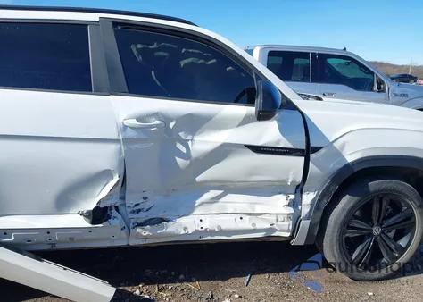 2023 Volkswagen Atlas Cross Sport 3.6L V6 Sel/3.6L V6 Sel R-Line Black z USA, uszkodzony, nr VIN 1V2SE2CA3PC229015